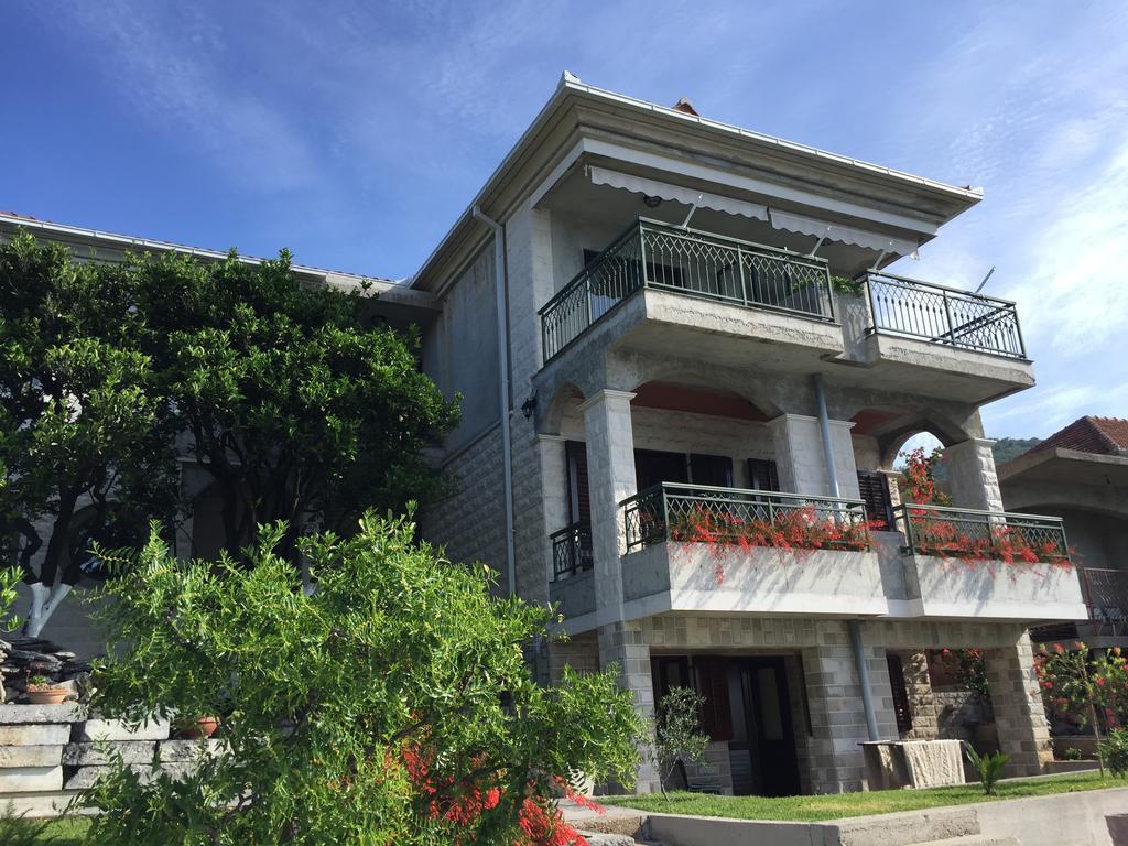 Apartments Seaside Baosici Херцег-Нови Экстерьер фото