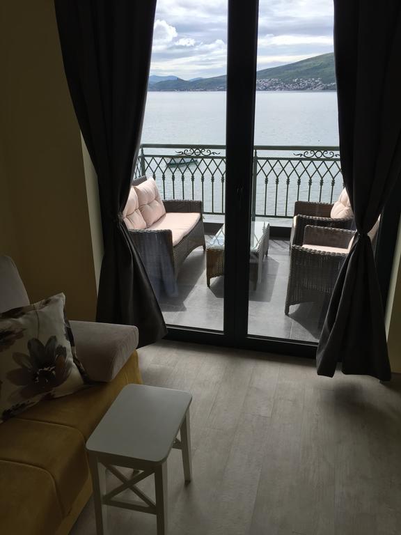 Apartments Seaside Baosici Херцег-Нови Экстерьер фото